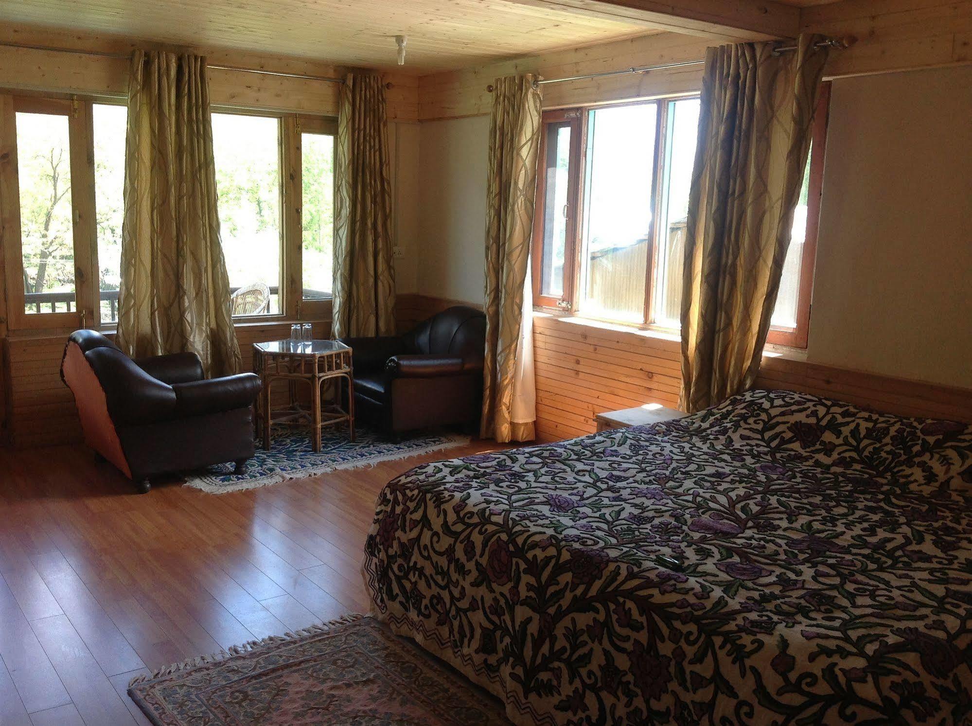 Himalaya House Hotel Pahalgām Kültér fotó